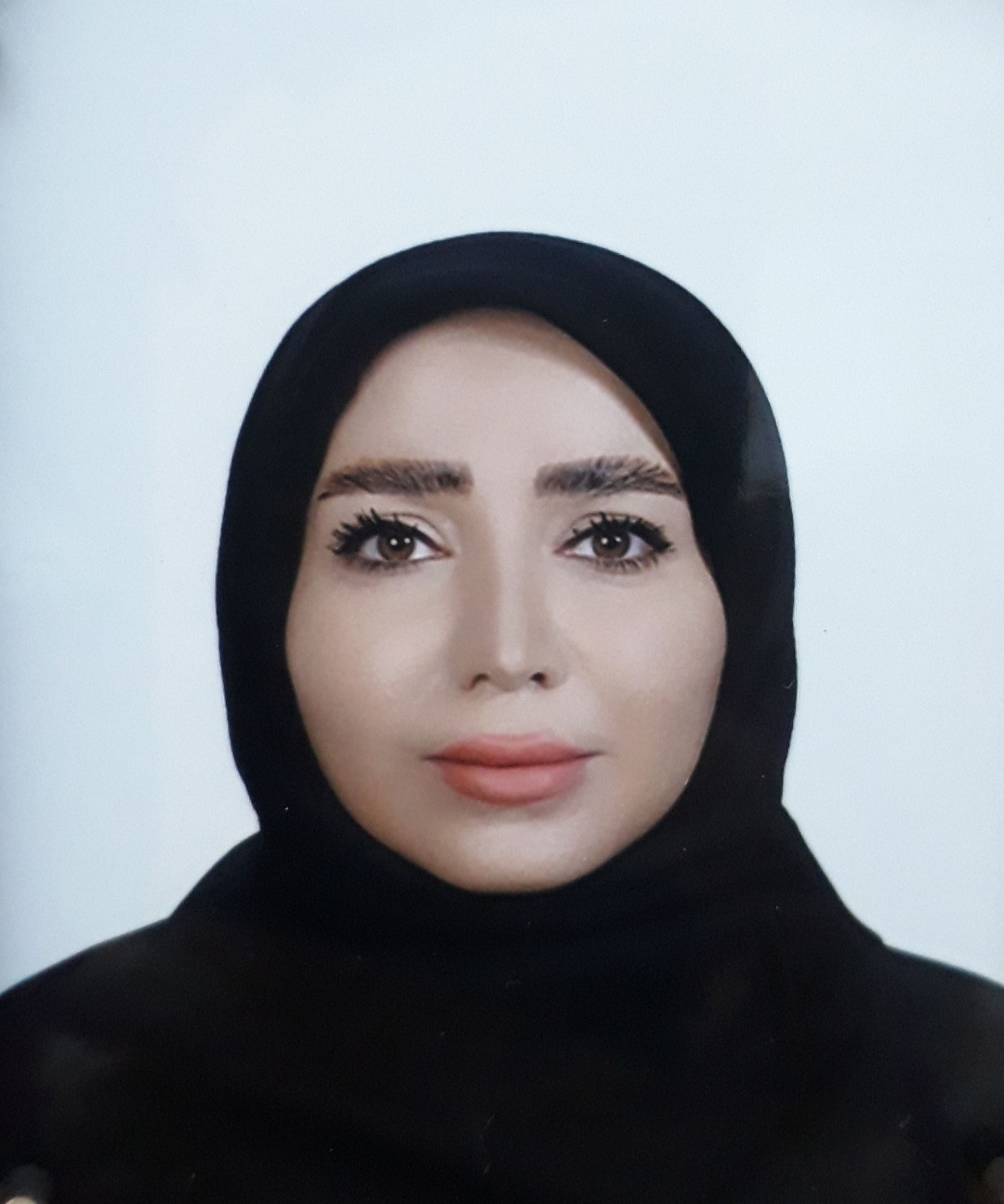 منا میرزائی نیا