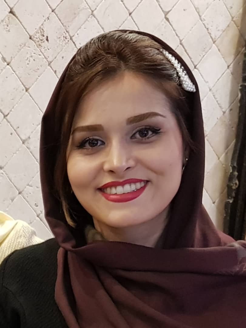 مهرنوش اعتمادی