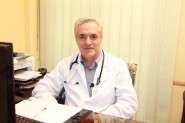 فریدون آشنایی